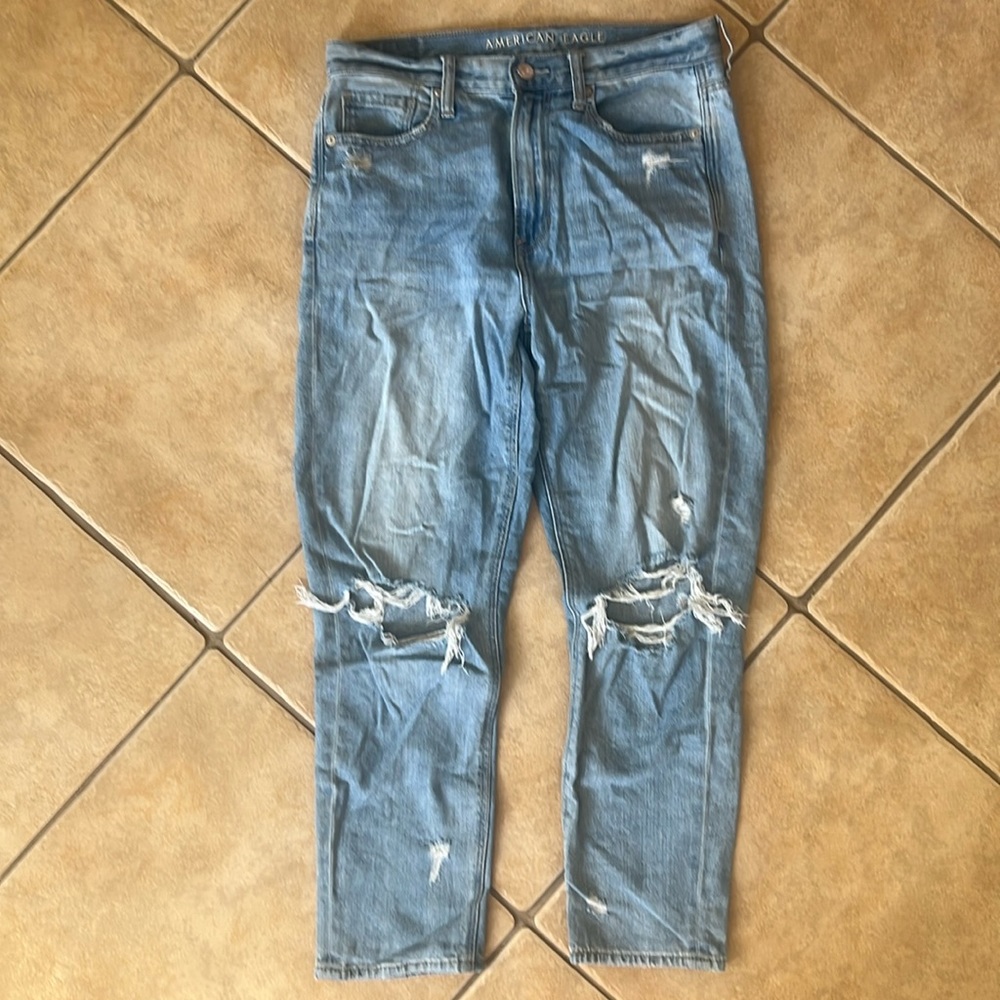 American Eagle mom Jean